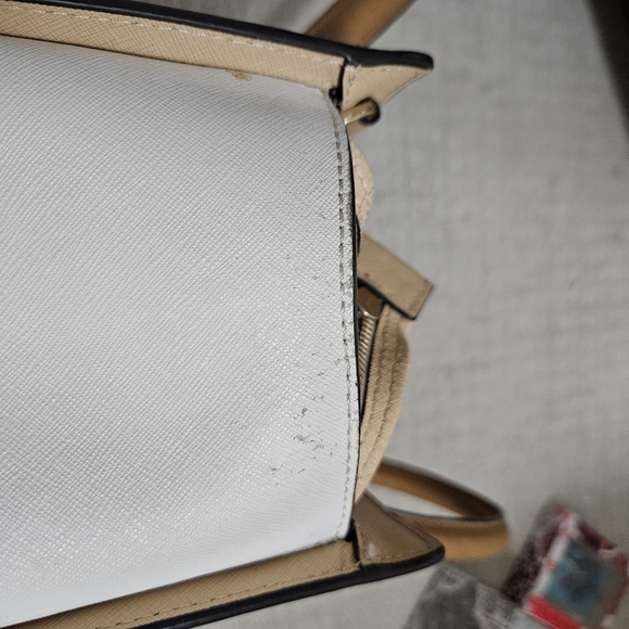 Michael Kors Purse Selma Purse Beige / Cream - Picture 7 of 16